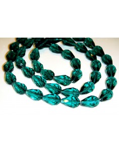 Briolete de cristal fatetat  verde smarald 10 x 16 mm