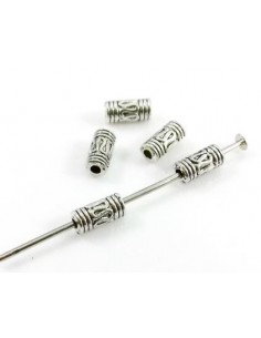 Distantiere tubulare argintii cu model 6 x 2 mm