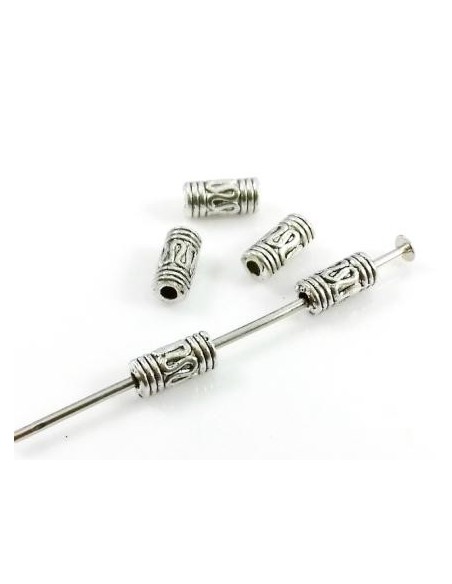 Distantiere tubulare argintii cu model 6 x 2 mm