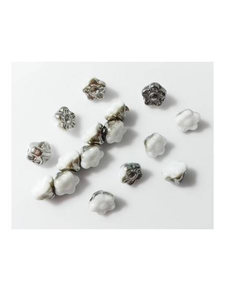 Margele sticla Cehia floare clopot alb argintiu 7 mm