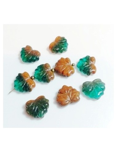Margele sticla presata Cehia frunze 11 x 13 mm