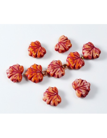 Margele sticla presata Cehia frunze 11 x 13 mm