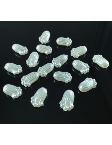 Margele albe sidefate floare 12 x 8 mm