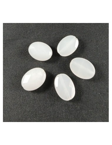 Jad alb laptos oval fatetat 14x10mm